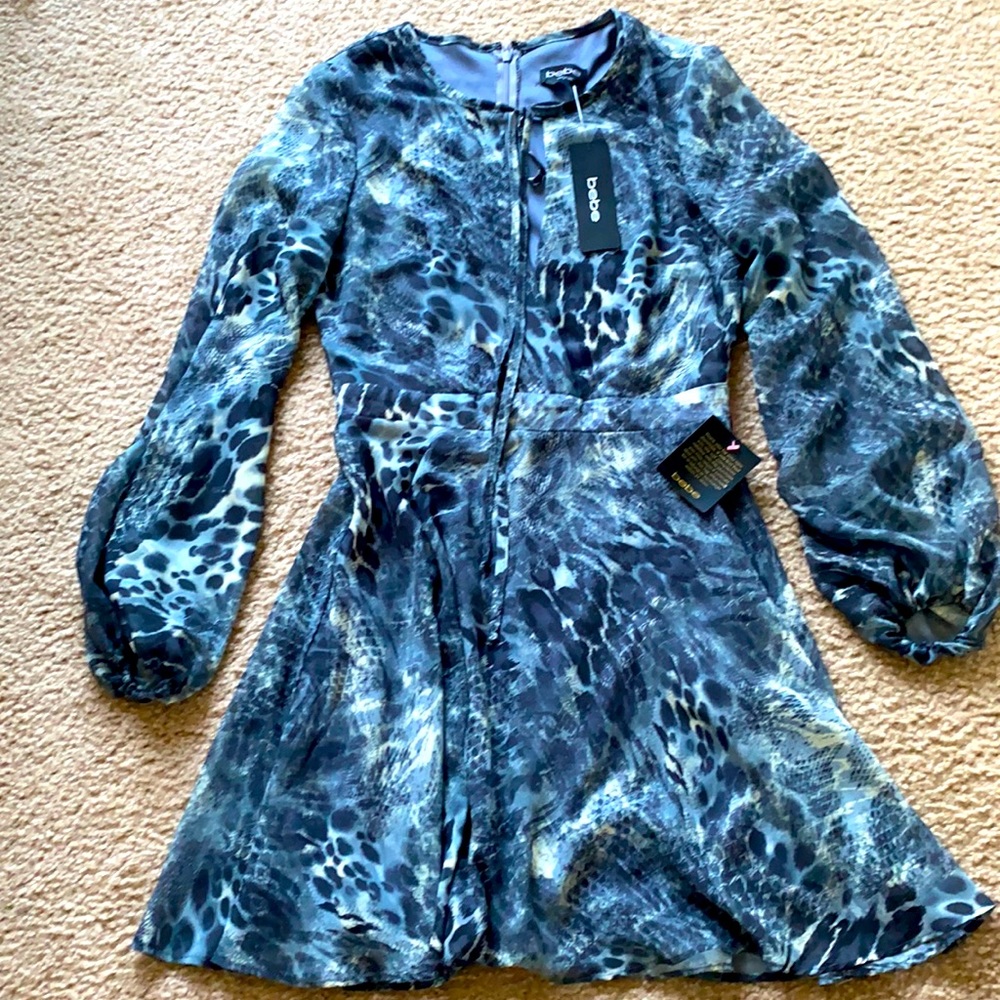 Bebe Leopard printed keyhole dress size 6